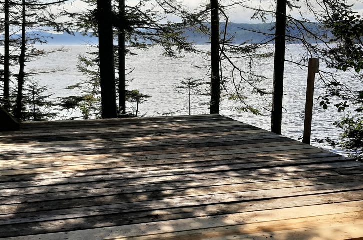 Plateforme de camping avec vue du fjord du Saguenay - Ferme 5 Étoiles